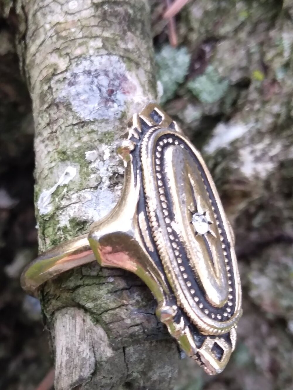 Vintage Avon 1976 Kensington Ring Victorian Style Gold Tone Size 6 - Picture 10 of 12